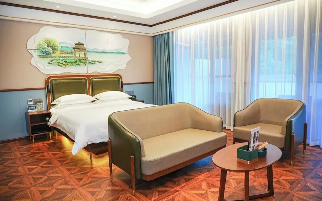 Nostalgia Hotel (West lake Hangzhou)