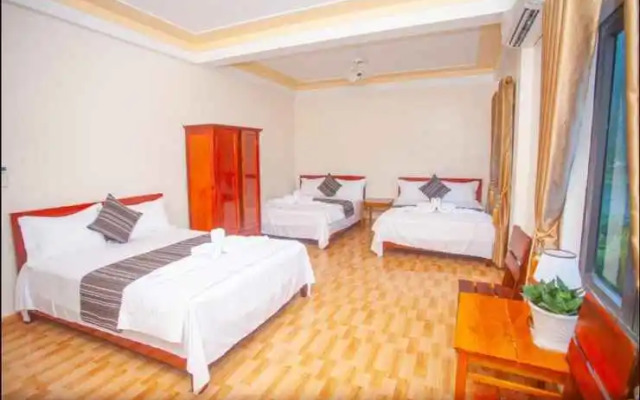 Applebee's Homestay