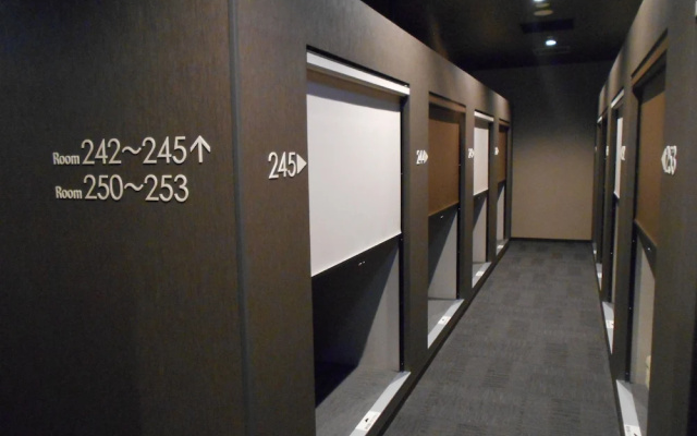 Bizcourt Cabin Susukino - Caters to Men