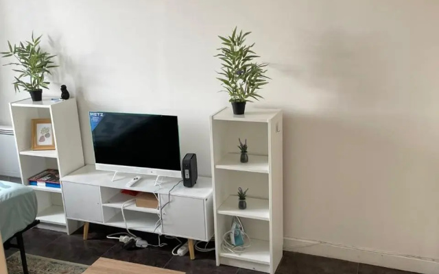 20m2 Apartment, Metro line 7,direct to Louvre & Opera