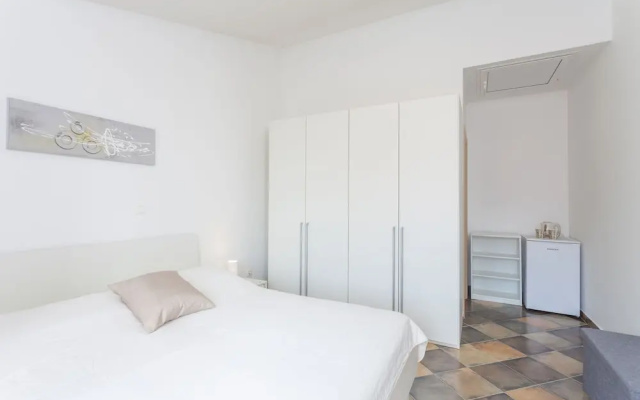 Apartments & Rooms Alagic