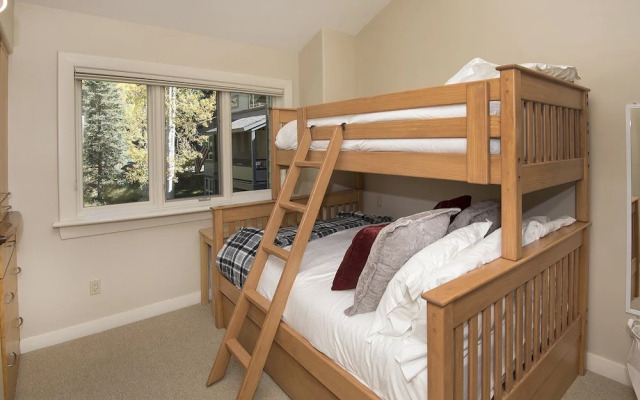 Coldstream Townhome 38