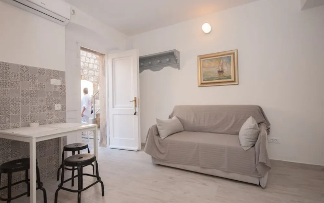 Chic studio Marella