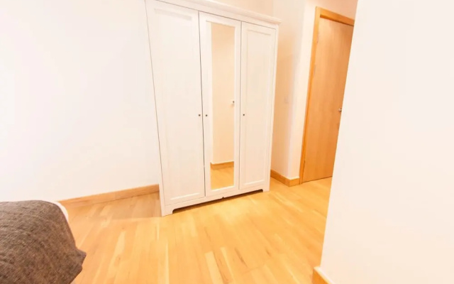Spacious Riverside Flat for 4 in Stratford
