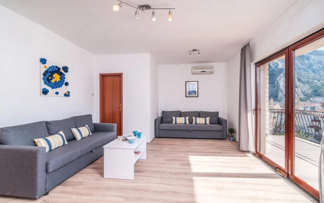 Awesome Home in Omis With Wifi and 6 Bedrooms