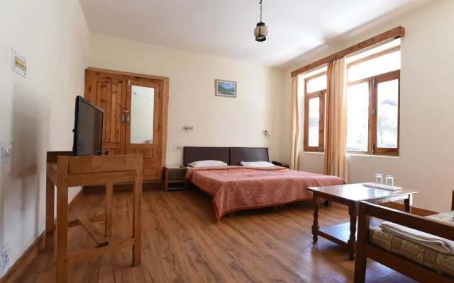 Tourist Hotel