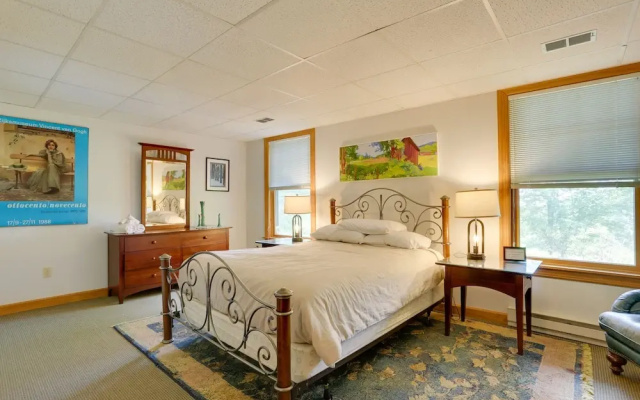 < 1 Mi to Camelback Resort: Home w/ Pool Table!