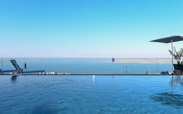 Villa-SELAVI 3 unit complex with infinity pool