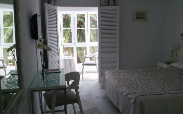 Hostal Alameda