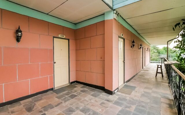 Отель NIDA Rooms Suvananbhumi 37 Shopping Mall вид на фасад