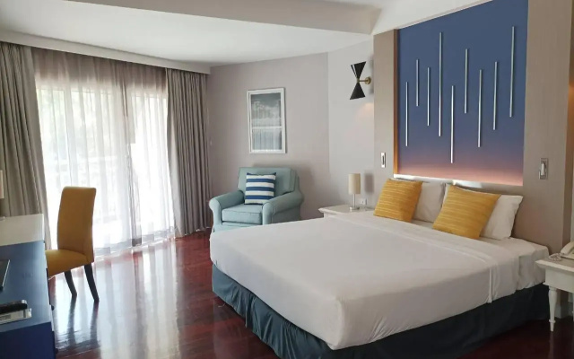 Seapine Beach Golf and Resort Hua Hin
