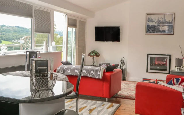 Masson View Apartment