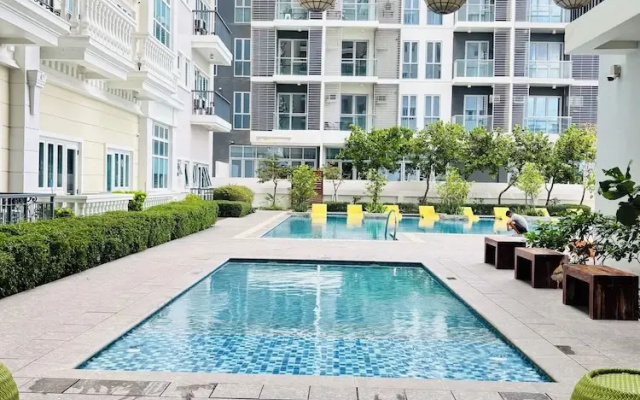 Spacious Comfort & Charm