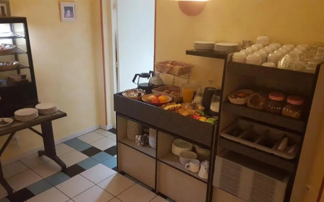 Relax Hotel