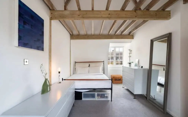 Beautiful 2 Bed Maisonette 13 Mins to Shoreditch