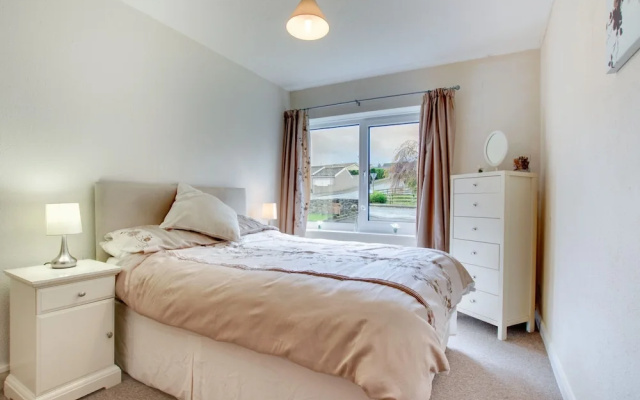 Homely Holiday Home in Saundersfoot With Garden