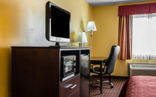 AmericInn by Wyndham Mosinee Central Wisconsin Airport
