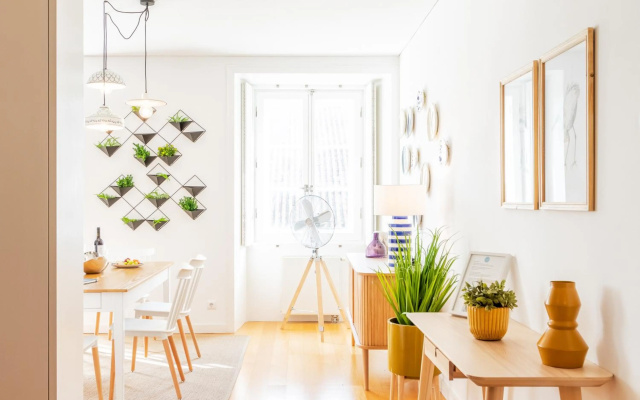 JOIVY Chiado Self Check-In 2-BR Flat w/Parking