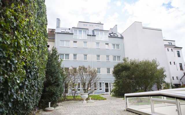 Отель Residenz Donaucity Австрия, Вена - отзывы, цены и фото номеров - забронировать отель Residenz Donaucity онлайн вид на фасад