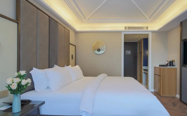 Jinjiang Metropolo Hotel ( NanJing Nan Railway Station Certre)