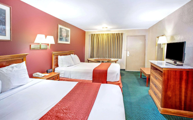 Days Inn Kennesaw
