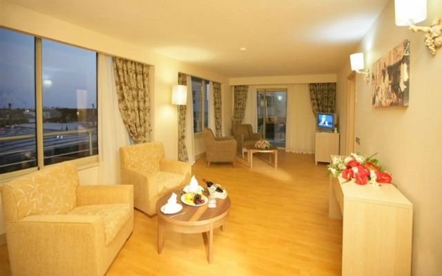 Grand Pearl Beach Resort And Spa