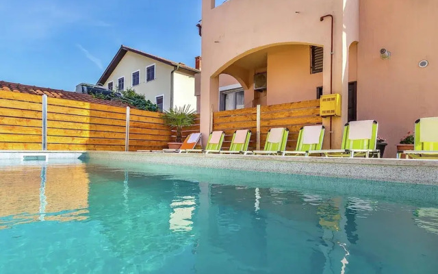 Apartment in Liznjan With Pool and Terrace