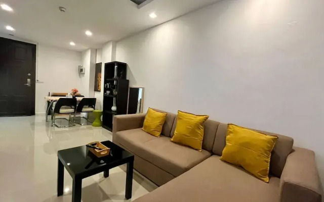 6-15 - 1 Bdr Condo With Balcony and Shared Pool