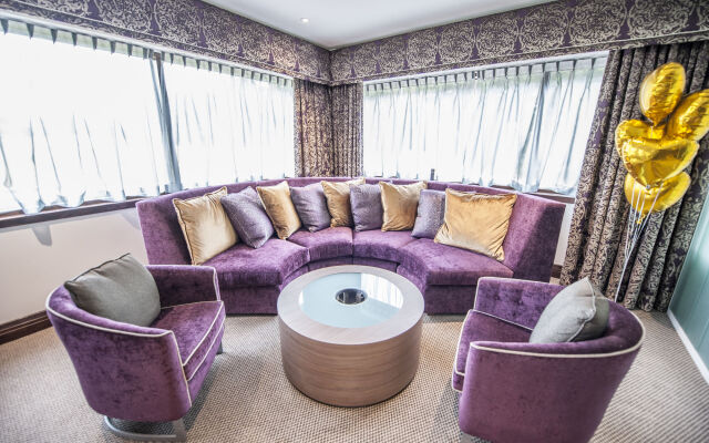 Parklands Hotel & Country Club