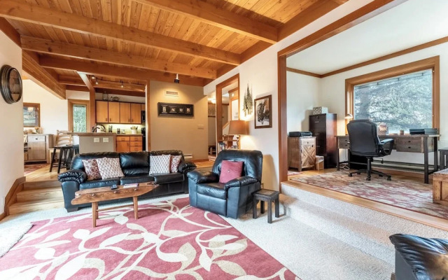 Tennis Townhomes #1340: 2