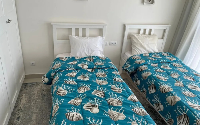 Chalet 3 Bedrooms LR - 404 in Marassi