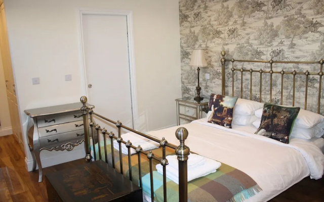 Modern apt close to Paddington station / sleeps 3