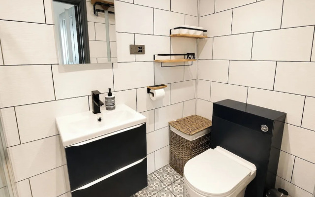 Luxury Chester City Apartment Near Station