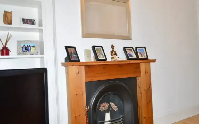 Modern and Bright 1 Bed Flat Near Leith
