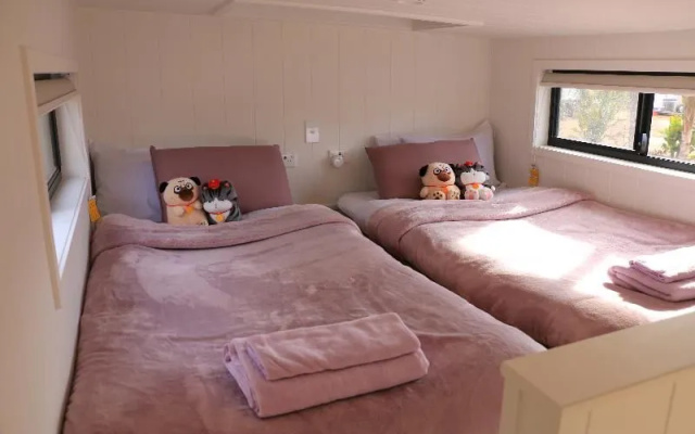The Pink Lake Tiny House - 'sakura'