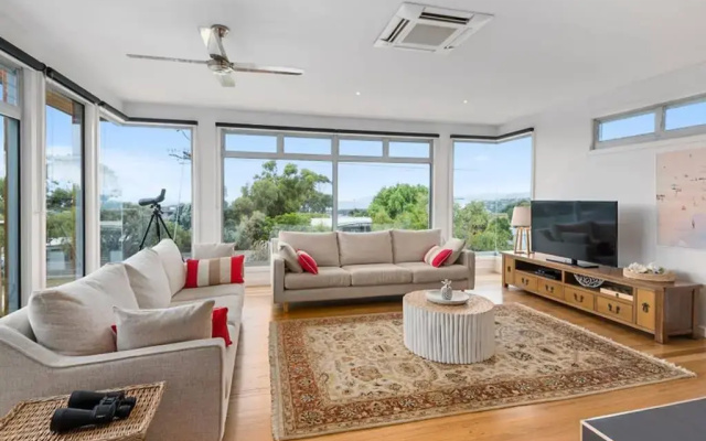 Beach Road Luxury with Ocean Views