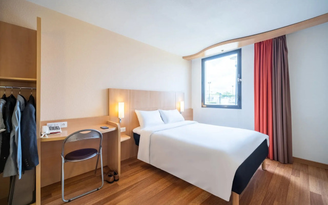 B&B HOTEL Calais Terminal Cité de l'Europe 3 étoiles