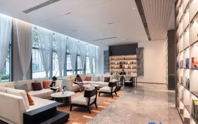 Tai Zhou Hai Ling Ying Chun Dong Lu Atour Hotel