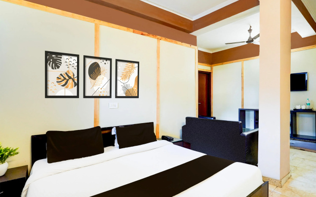 OYO Flagship 4464 MAIRA RESIDENCY
