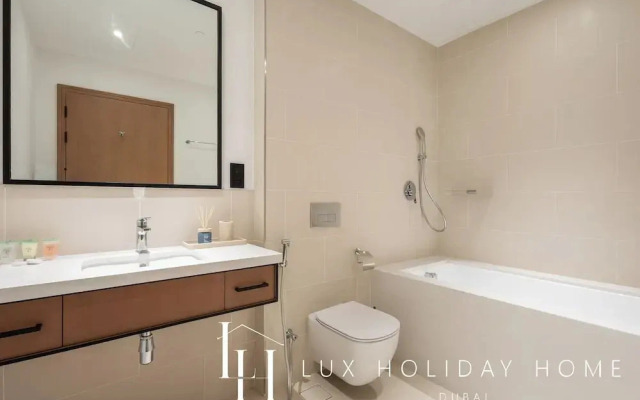 LUX  The Vida Marina Residence