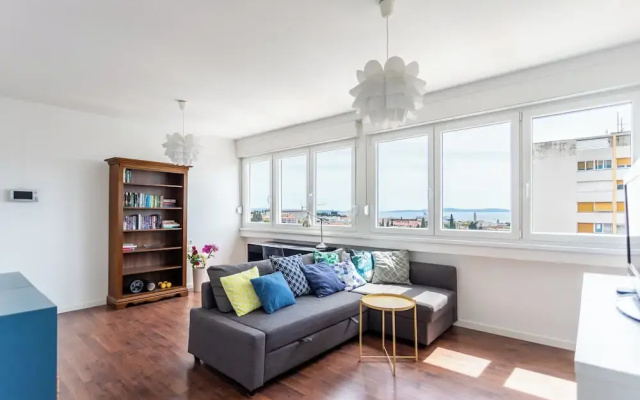 Comfortable apt With Great City and sea View