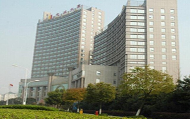 Days Hotel Riverview Hangzhou вид на фасад