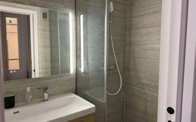 Modern Studio - 2 P - Montreuil