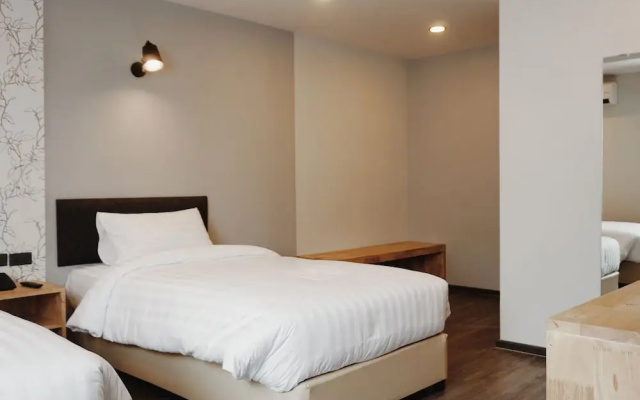 Peppery Hills Hotel