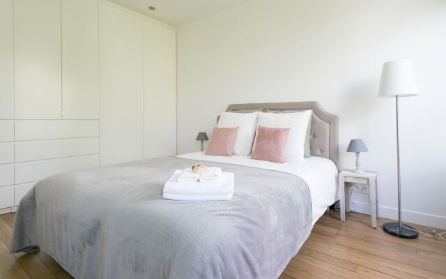 Отель SoChic Suites Paris Montmartre комната для гостей