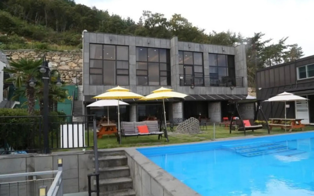 Yeosu the Island Looks Pension
