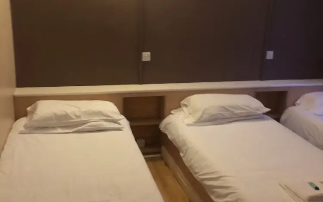 The Salford Arms Hotel - Adults Only