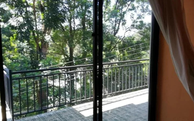 Kandy Hill Escape