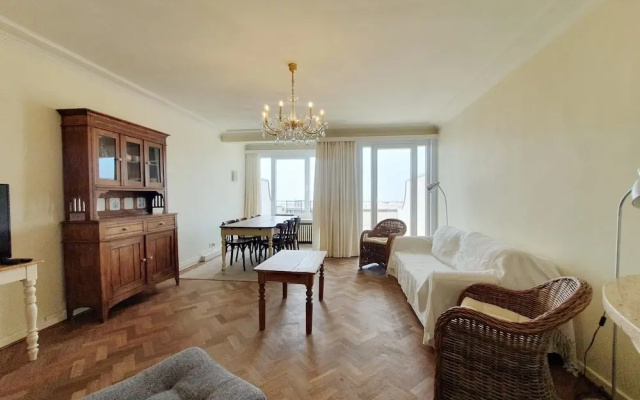 Charming Apartment Near the Beach