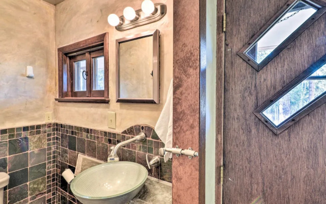 Charming Leadville Retreat w/ Private Hot Tub